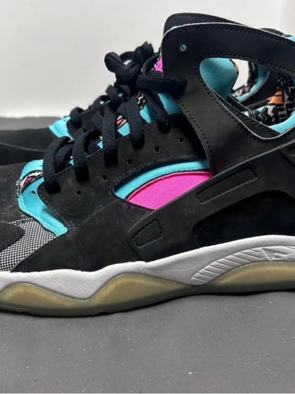 Nike Air Flight Men’s Huarache South Beach Size 12.5 Shoes an track suite combo.